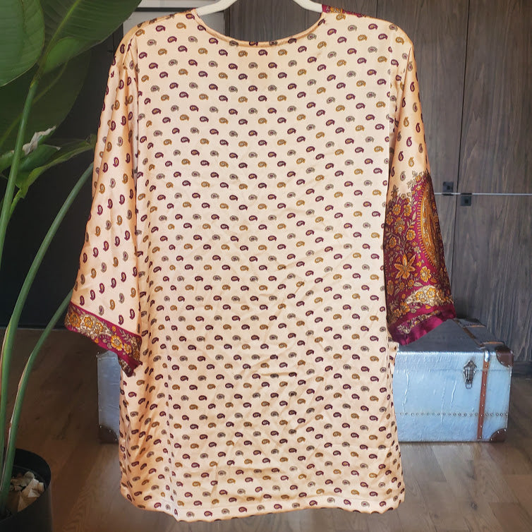 The Balcony, Please! Short Kimono #15