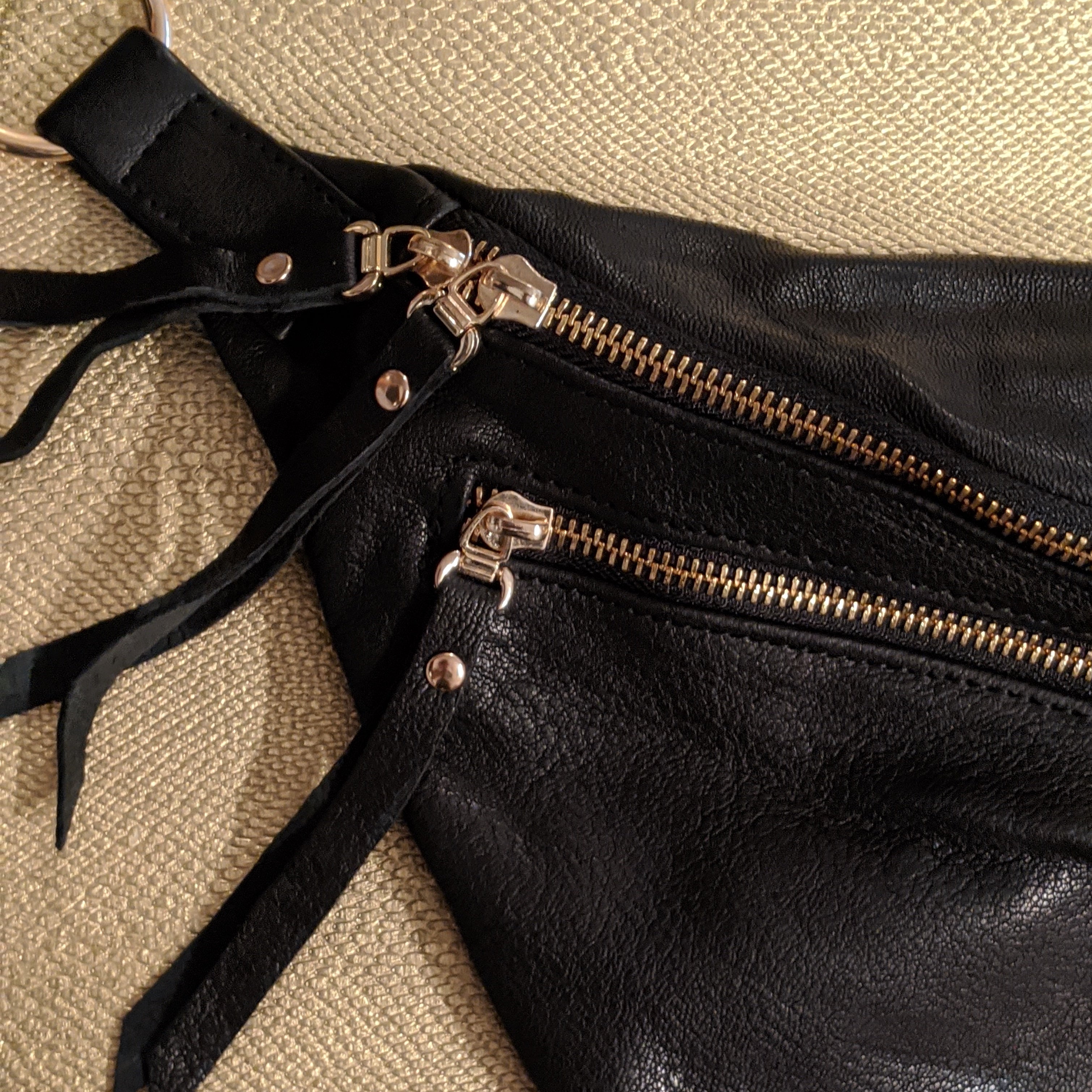 Vala Cross body leather bag
